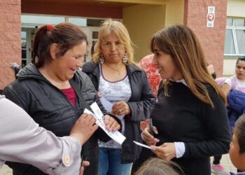 Roxana Reyes: “Vamos a garantizar clases, dignificar a los docentes e innovar en la capacitación”