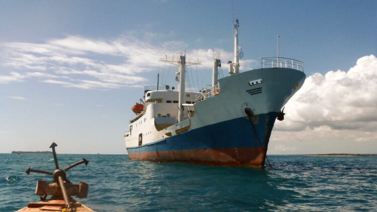 Rusia. Moscú: Kiev intentó atacar un buque militar ruso que acompañaba una nave civil