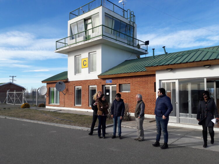 Roxana Reyes impulsa el crecimiento económico y turístico en la zona noroeste de Santa Cruz mediante la ampliación del Aeropuerto de Perito Moreno.