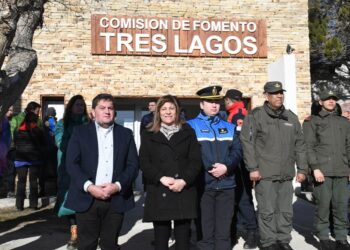 El Gobierno de Santa Cruz acompañó los festejos del 50° aniversario de Tres Lagos