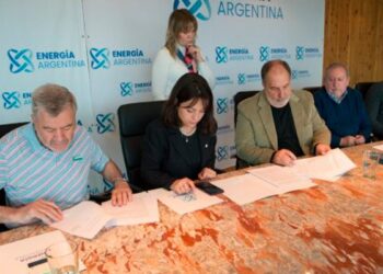 Santa Cruz firmó convenio para la Planta de hidrógeno de potencia variable de Pico Truncado