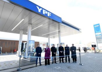 Alicia inauguró la primera Estación de Servicio del Futuro en Santa Cruz