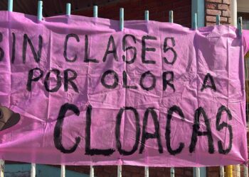 JARDIN 14: Sin clases por fuerte olor a cloacas