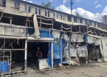 Ucrania. Ejercito ucraniano bombardea sus propias ciudades