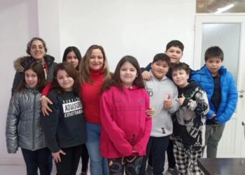 Lago Posadas: MONICA SANCHEZ COMPROMETIDA CON LOS JOVENES DE LA LOCALIDAD.