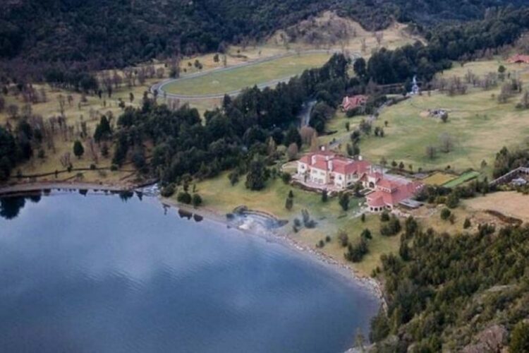 Argentina. El gobierno inició una acción legal para recuperar las tierras de Joe Lewis en Lago Escondido