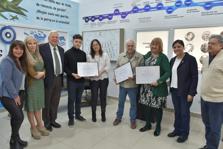 Santa Cruz: Entrega de reconocimientos a Diputados Mandato Cumplido