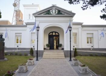 Santa Cruz: El Ejecutivo reunió a los diputados de los principales bloques por el llamado a sesiones extraordinarias