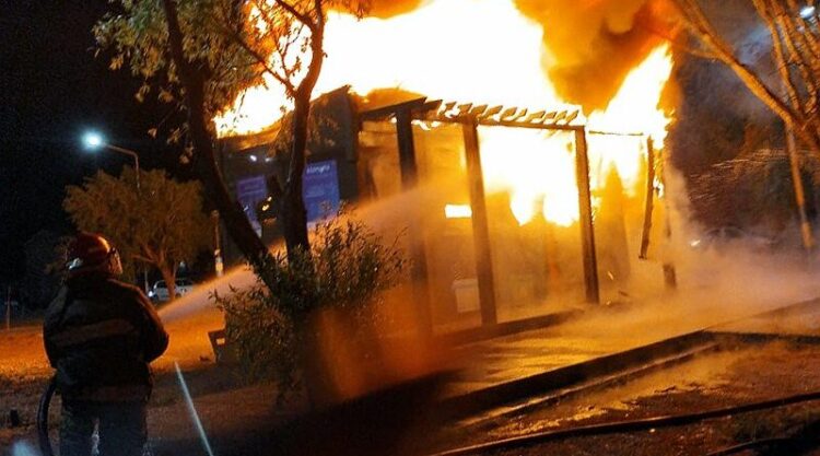 Incendiaron una casilla de reciclaje municipal en Pico Truncado