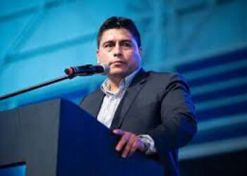 Vidal no le pagó la liquidación a Alicia Kirchner, su gabinete y parte de su equipo