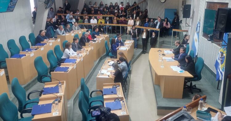 Vidal impulsa un ajuste ligado a Milei y los K buscan encubrir su pasado