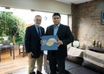 Vidal gestiona la posibilidad de habilitar vuelos directos de San Pablo a El Calafate