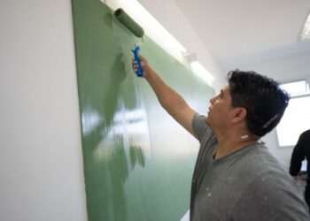 Vidal mandó a pintar escuelas a todo el Gabinete Provincial