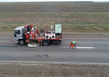 VIALIDAD NACIONAL REALIZA TRABAJOS DE DEMARCACIÓN HORIZONTAL EN LA RUTA NACIONAL 3