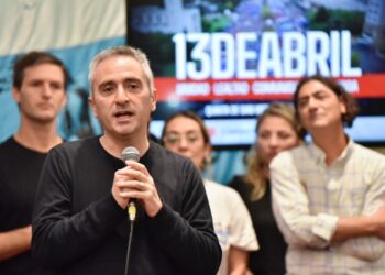 Larroque cruzó a Cristina y estalló La Cámpora: «¿Qué es la conducción de Cristina? ¿Que tres ñatos te manden un WhatsApp?»