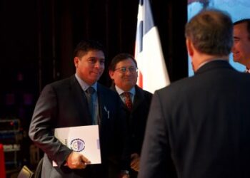 Desde Chile: Vidal propuso agilizar los pasos fronterizos