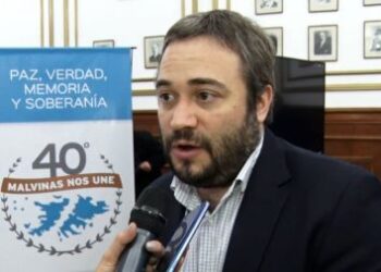 Denuncian a expresidente del Instituto de Energía por mal uso de fondos públicos en Santa Cruz