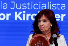 Revés judicial para Cristina Fernández de Kirchner: seguirá usando tobillera electrónica y con visitas restringidas