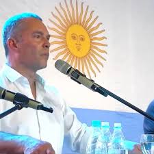 Daniel Álvarez en el cierre de campaña en Pico Truncado: “Nuestra misión es poner a Santa Cruz de pie”