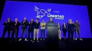 Cierre de campaña en Rosario: Milei aseguró que “a partir del domingo va a cambiar en serio la Argentina”