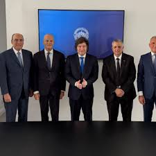 Exportación de gas: YPF firma con ENI un acuerdo clave para el desarrollo del GNL en la Argentina