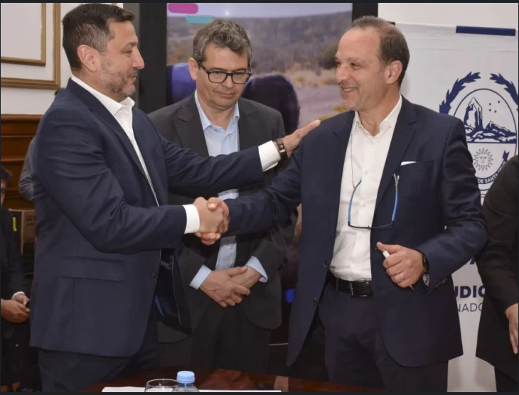 Petroleras firmaron contrato de cesión de áreas maduras con FOMICRUZ