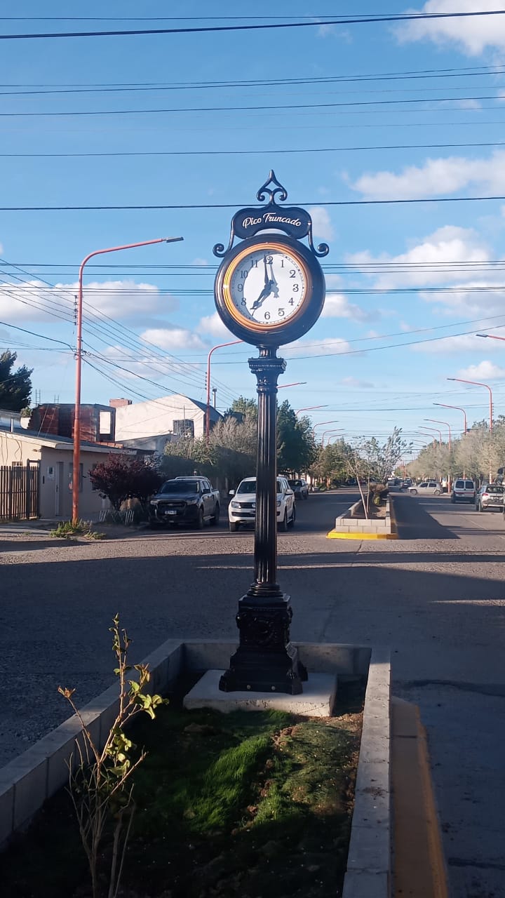 A PICO TRUNCADO LE MARCARAN LA HORA DE AHORA EN MAS