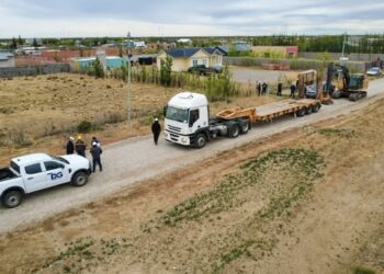 Pico Truncado: Comenzaron el tendido de la red troncal en zona de invernaderos