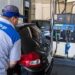 Nuevo aumento de las naftas en Argentina: el litro ya supera los $2.000 y presiona sobre la inflación