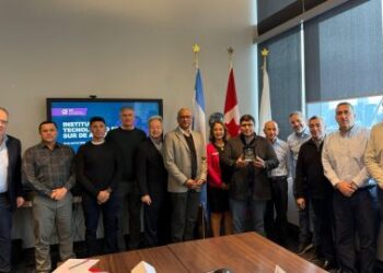 Claudio Vidal encabeza una misión en Canadá para fortalecer el desarrollo energético y la creación de empleo en Santa Cruz