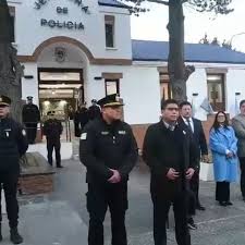 El gobierno denunció que se intentó instalar una supuesta falta de respeto de la policía al gobernador Vidal