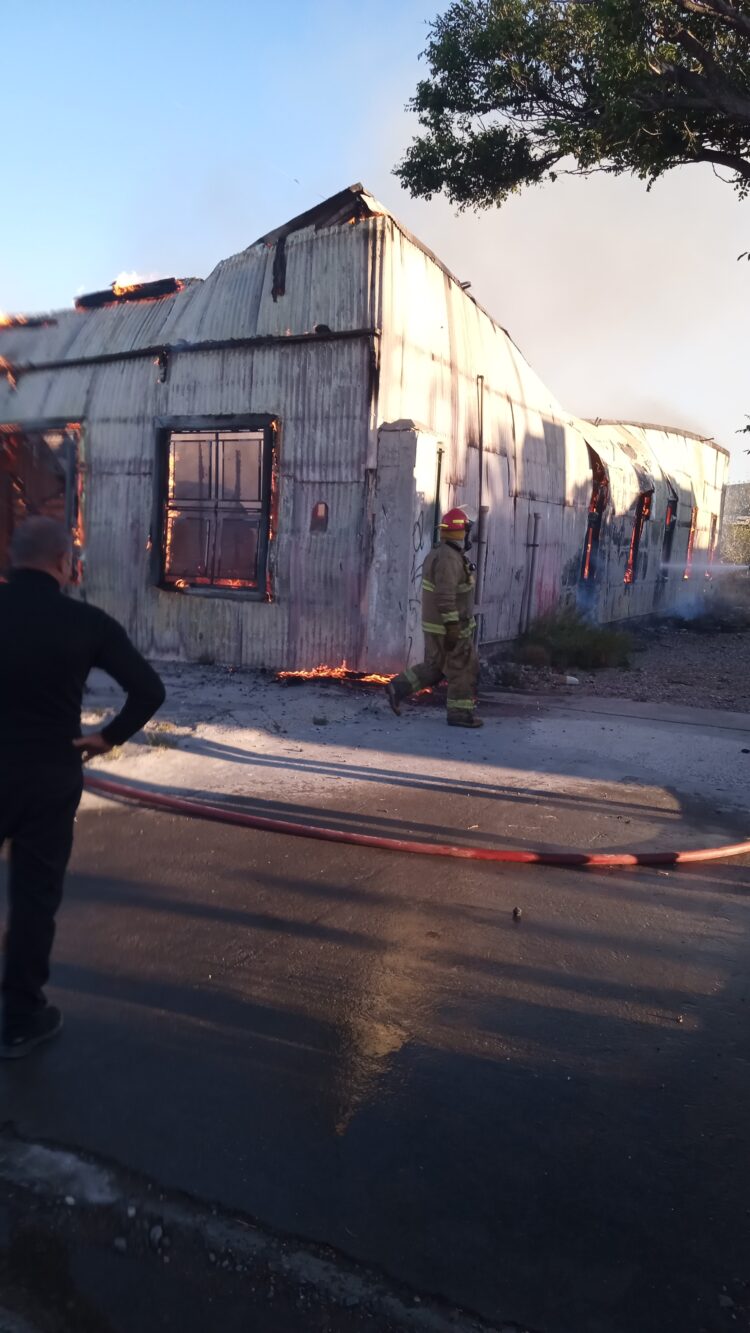 Pico Truncado: El fuego destruyó por completo el histórico Hotel Argentino