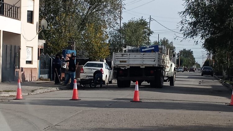 PICO TRUNCADO: REALIZAN BACHEO DE CALLES CON ADOQUINES