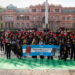 Tarjeta roja para Mostaza: activistas de seis países llegaron a Plaza de Mayo para denunciar que la empresa sigue sin comprometerse con las gallinas
