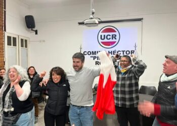 ROXANA REYES: SOBRE ELECCIONES U.C.R EN SANTA CRUZ