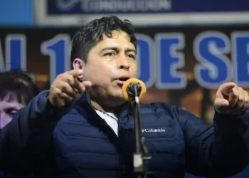 Conflicto en Santa Cruz: fracasó la paritaria policial y el Gobierno denunció violencia