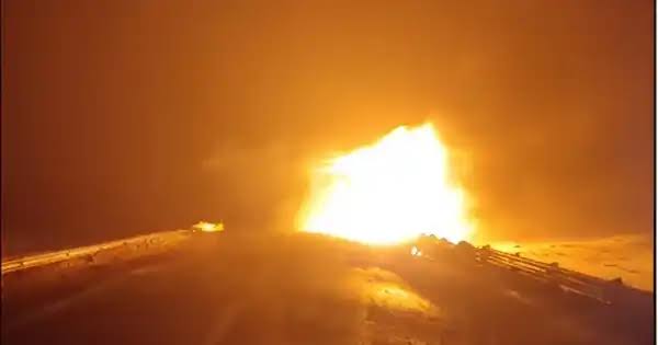 Dos camioneros sobrevivieron a un impactante choque e incendio en Santa Cruz