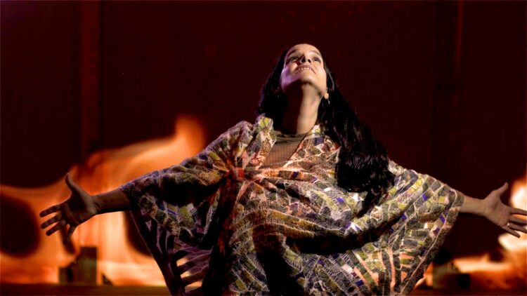 Gabriela Carel estrena «Retumbo del Fuego» con unvideoclip sobre incendios forestales de la Patagonia