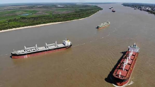 Paro en todos los puertos del país por un decreto de Milei que desregula una actividad clave