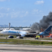Tragedia en Miami: un avión de carga de Amazon se despistó, chocó contra vehículos y dejó cinco muertos